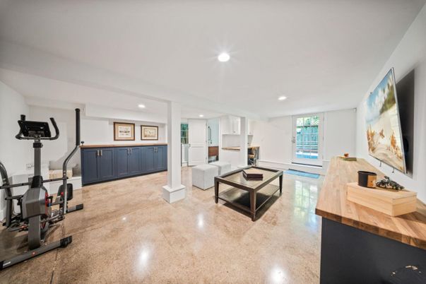 Fitness Equipment, Interior, Recessed Lighting