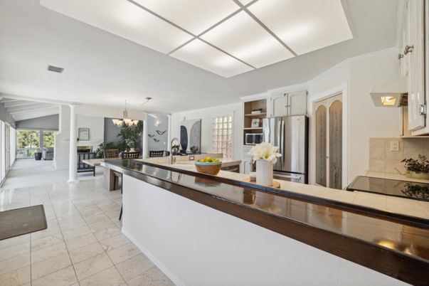 Chandelier, Interior, Kitchen