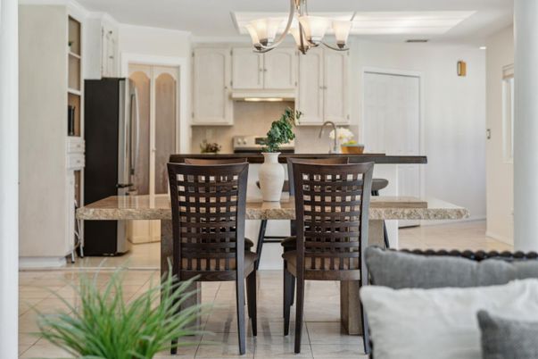 Chandelier, Dining room, Interior, Kitchen