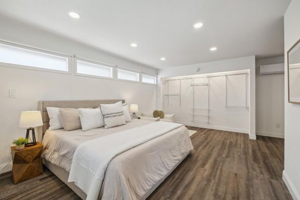 Bedroom, Interior, Recessed Lighting, Wood Texture Flooring