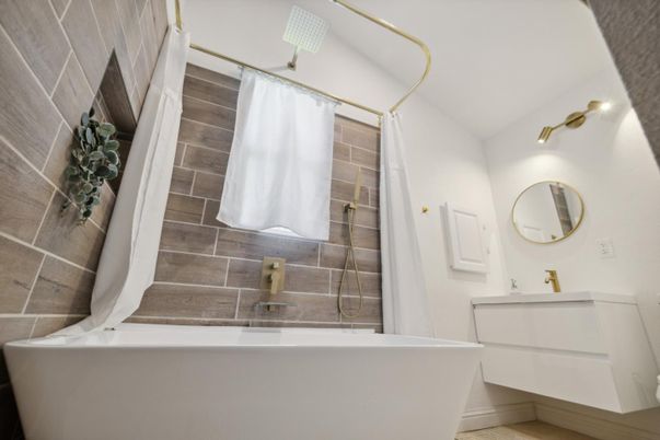 Bathroom, Free Standing Baths, Interior