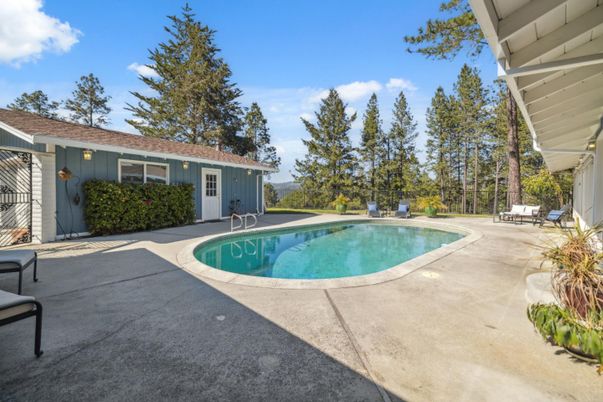 Exterior, Pool