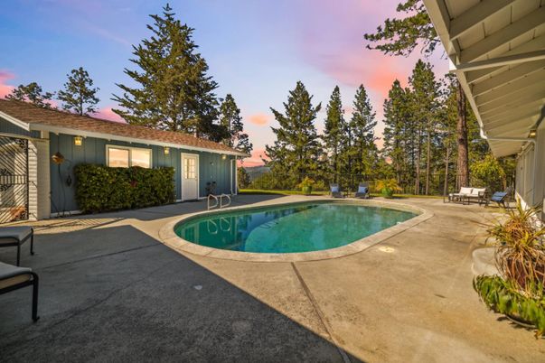 Exterior, Pool