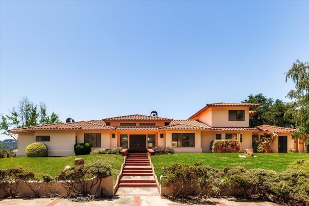 Backyard, Exterior, Facade, Mediterranean