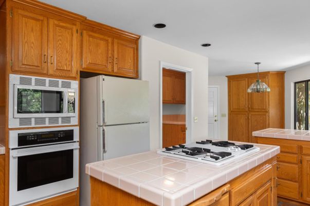 Interior, Kitchen, Pendant Lights, Tile Countertops