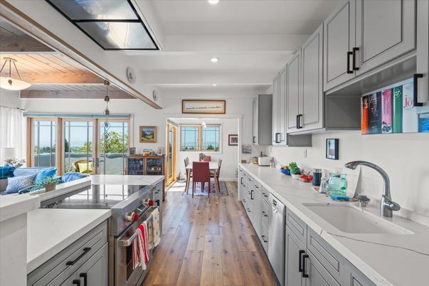 Dining room, Interior, Kitchen, Pendant Lights, Recessed Lighting, Wooden Beams, Wooden Ceilings, Wood Texture Flooring