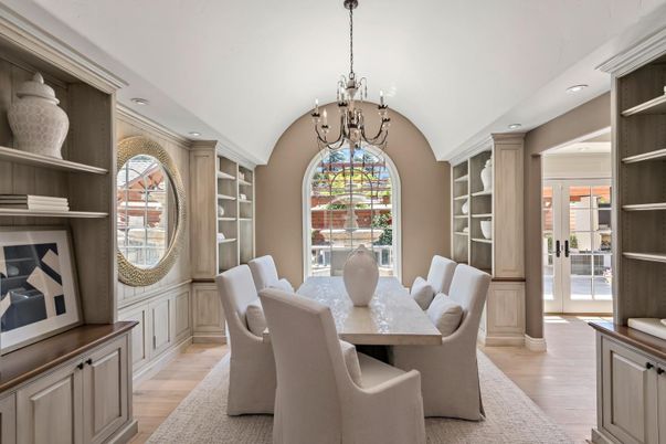 Chandelier, Dining room, Interior, Recessed Lighting, Wood Texture Flooring