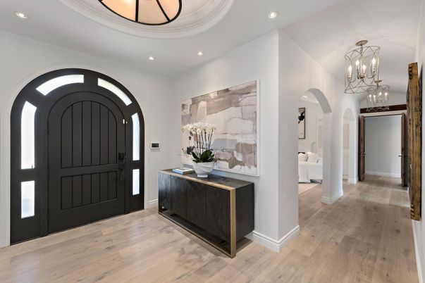 Interior, Pendant Lights, Recessed Lighting, Wood Texture Flooring
