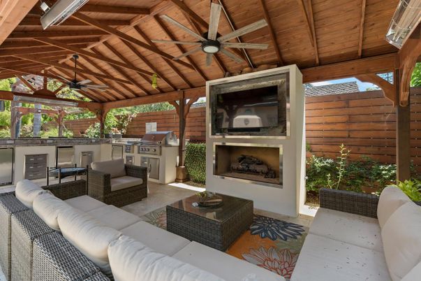 Exterior, Fireplace