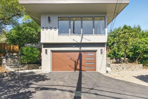 Attached, Exterior, Facade, Modern
