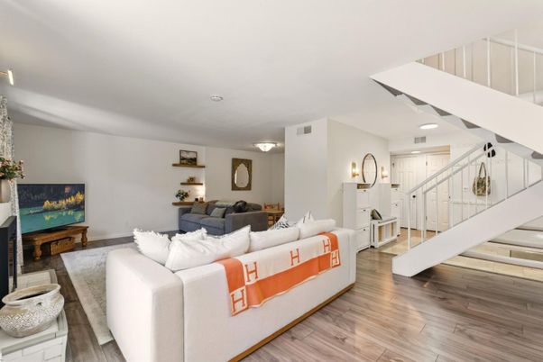 Interior, Living room, Recessed Lighting, Wood Texture Flooring