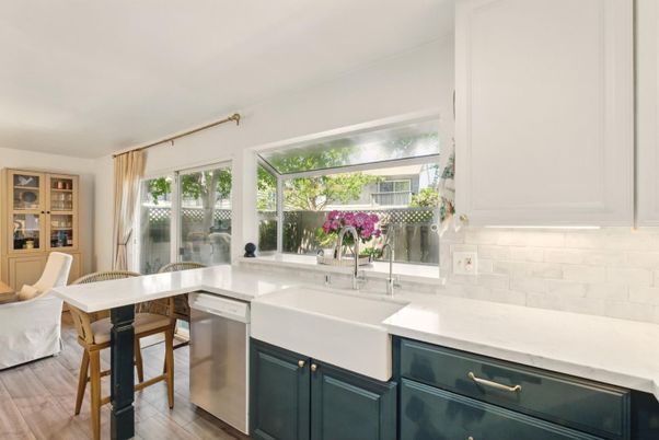 Dining room, Interior, Kitchen, Stainless Steel Appliances, Wood Texture Flooring
