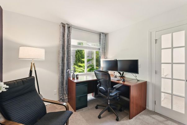 Home Office, Interior