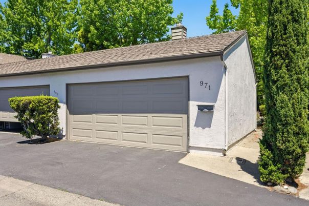 Detached Garage, Exterior