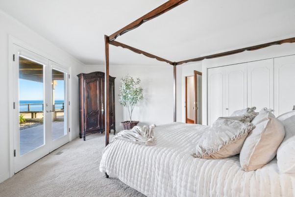 Bedroom, Interior, Water
