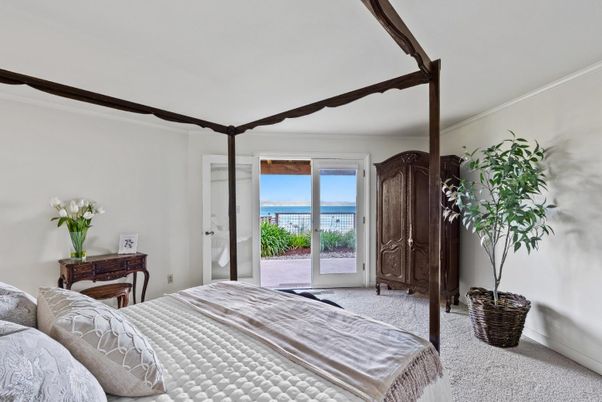 Bedroom, Interior, Water