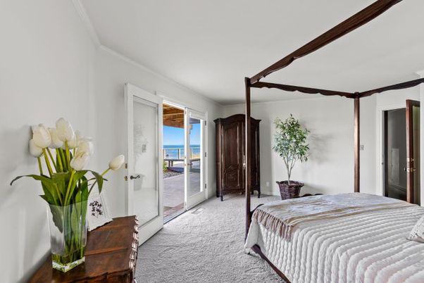 Bedroom, Interior, Water