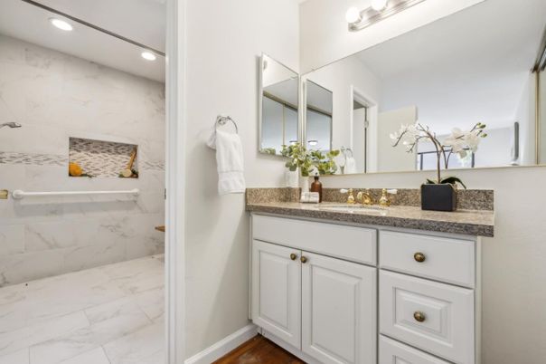 Bathroom, Interior, Marble, Marble Walls, Recessed Lighting