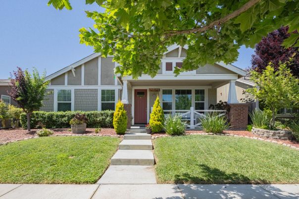 Exterior, Facade, American Craftsman