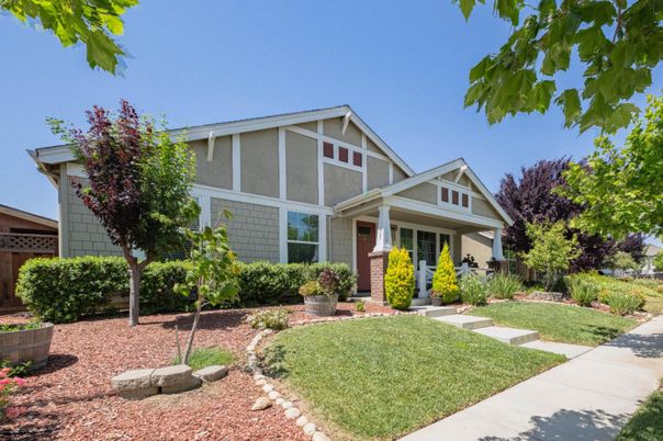 Exterior, Facade, Brick Facade, American Craftsman