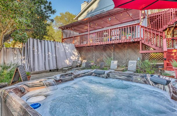 Exterior, Hot Tub