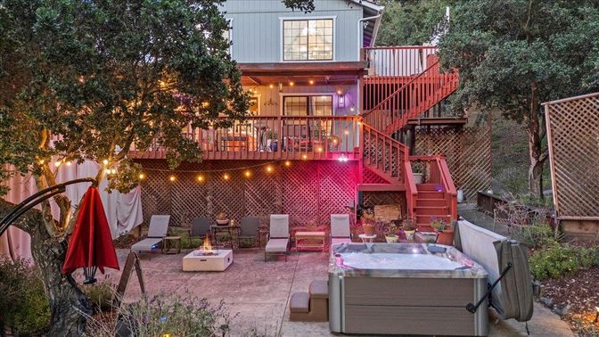 Exterior, Hot Tub