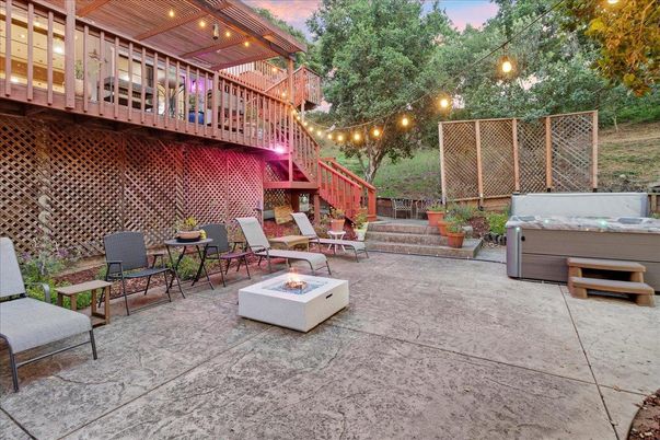 Exterior, Hot Tub