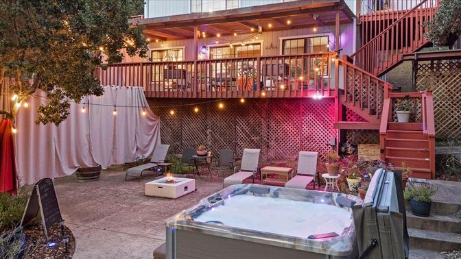 Exterior, Hot Tub