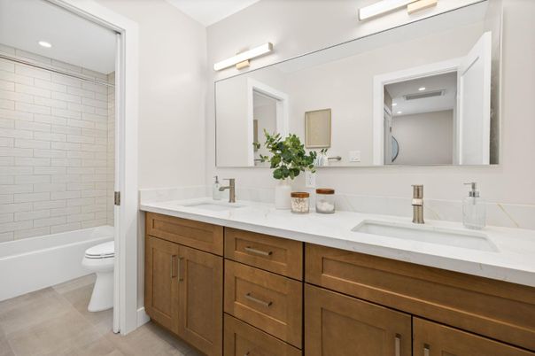 Bathroom, Dual Sink Vanities, Interior, Recessed Lighting