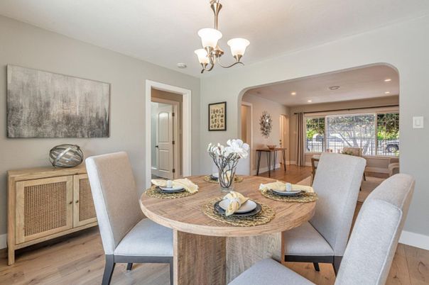 Chandelier, Dining room, Interior, Recessed Lighting, Wood Texture Flooring
