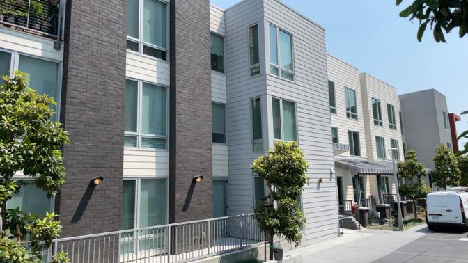 Exterior, Facade, Rowhouse
