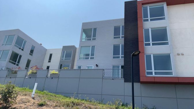 Exterior, Facade, Rowhouse