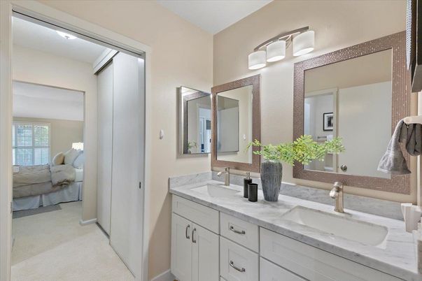 Bathroom, Bedroom, Dual Sink Vanities, Interior
