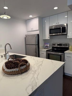 Interior, Kitchen, Pendant Lights, Recessed Lighting, Wood Texture Flooring
