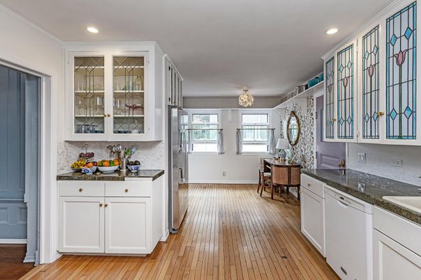 Dining room, Interior, Kitchen, Recessed Lighting, Wood Texture Flooring