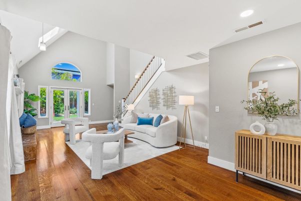 Interior, Living room, Recessed Lighting, Wood Texture Flooring