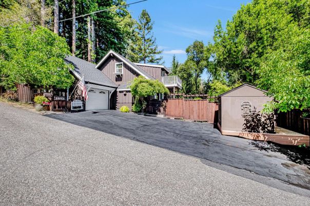 Detached Garage, Exterior