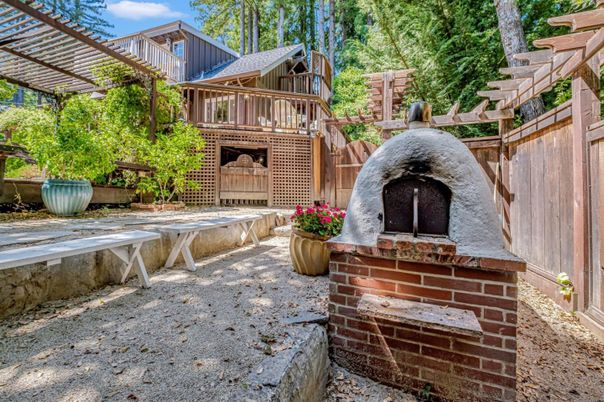 Exterior, Fireplace