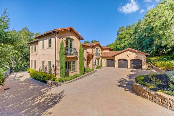 Attached, Exterior, Facade, Mediterranean