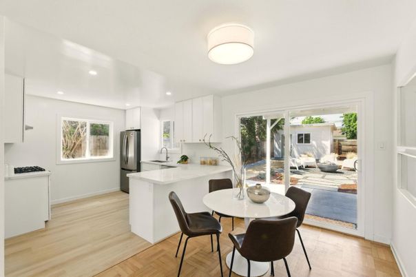 Dining room, Interior, Kitchen, Recessed Lighting, Wood Texture Flooring
