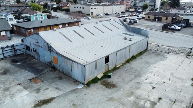 Exterior, Drone