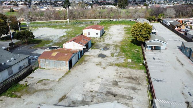 Exterior, Drone