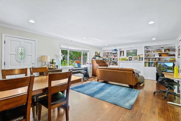 Home Office, Interior, Living room, Recessed Lighting, Wood Texture Flooring