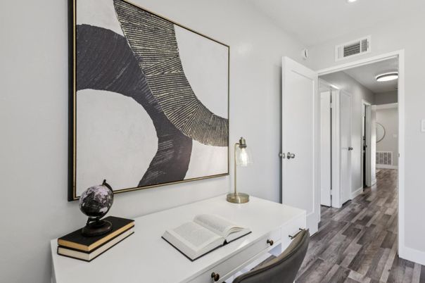 Home Office, Interior, Recessed Lighting, Wood Texture Flooring