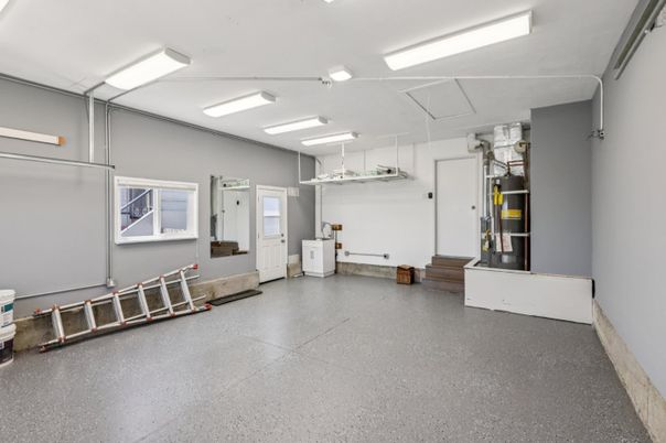 Garage, Interior