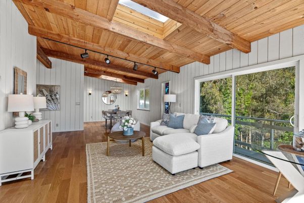 Dining room, Interior, Living room, Pendant Lights, Wooden Beams, Wooden Ceilings, Wood Texture Flooring