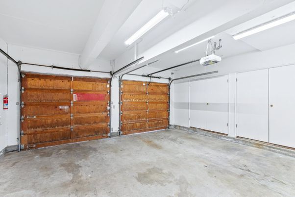 Garage, Interior