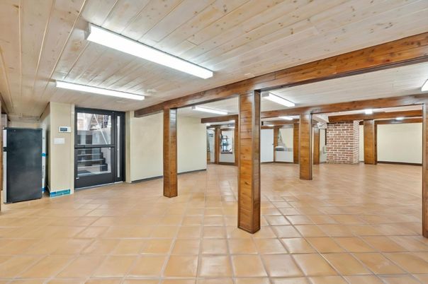 Empty room, Interior, Stone Walls, Wooden Beams, Wooden Ceilings