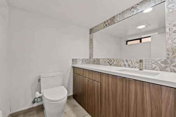 Bathroom, Interior, Recessed Lighting