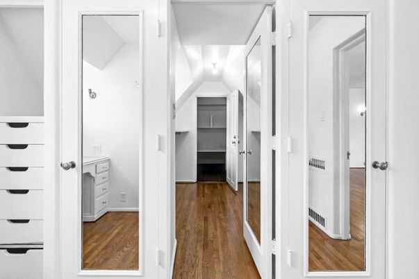 Interior, Walk-in Closets, Wood Texture Flooring